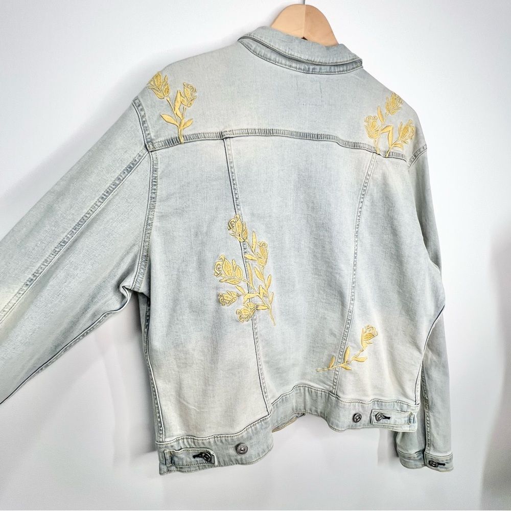 LuLaRoe Harvey Embroidered Yellow Rose Light Wash Stretch Denim Jacket 2XL - Picture 5 of 9